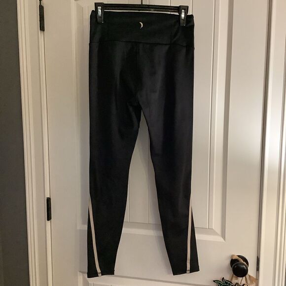 NWT ❤️Jessica Simpson 2-piece Black Beauty Workout Wear 🏋️♀️🏃♀️👟 🪶 - Picture 5 of 5